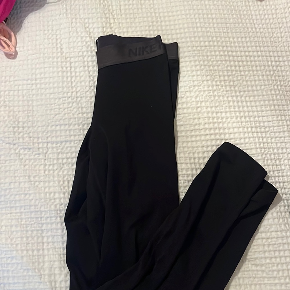 Black Nike pro leggings